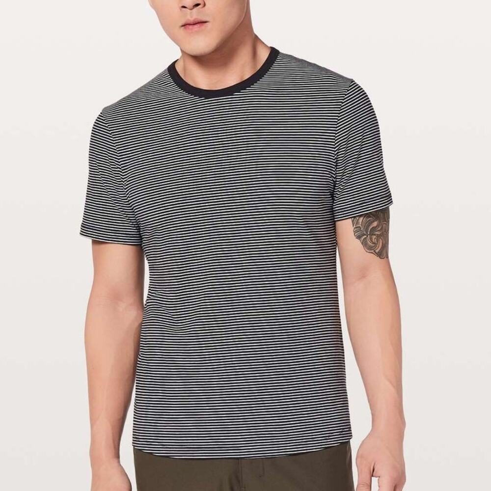 Lululemon 5 Year Basic Black and White Striped Men's Shirt size large